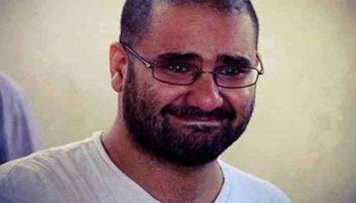 فيديو.. هتافات تطالب بإسقاط العسكر عقب الحكم على النشطاء