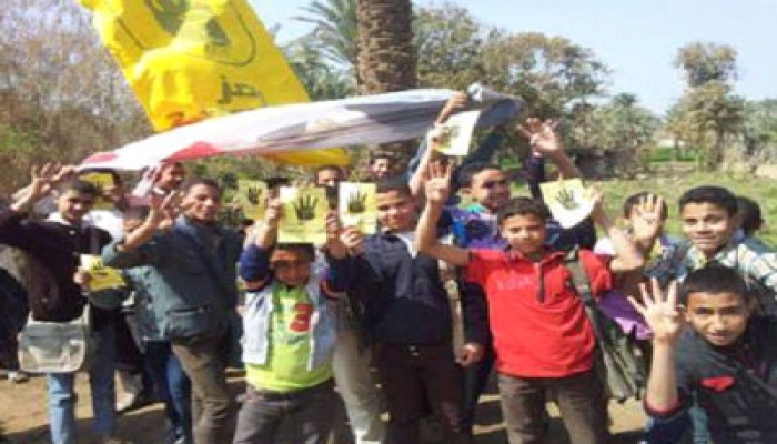 فيديو.. طلاب قصر الباسل يرفضون إرهاب الانقلاب بمسيرة