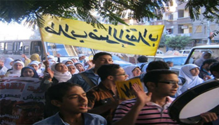 فيديو.. مسيرة شبابية بالورديان تهتف بالقصاص من قادة العسكر