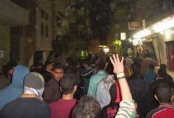 فيديو.. وقفة ليلية بالإسماعيلية تندد بارهاب الانقلاب