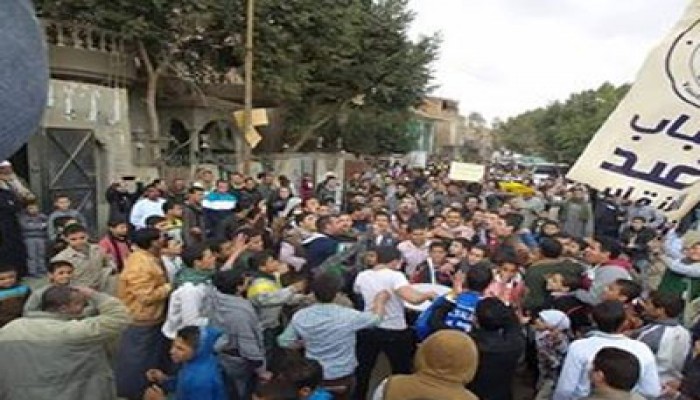 بالصور ..الآلاف بالشوبك يطالبون بعودة الشرعية