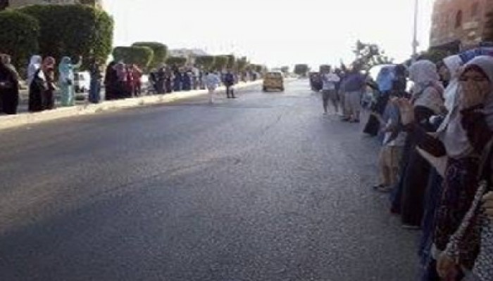 فيديو.. سلاسل بشرية بالفشن ببني سويف رفضًا لحكم القتلة