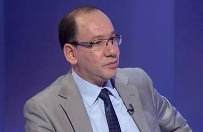 وائل قنديل: السفاح يفتعل الحروب ليرسخ انقلابه في مصر