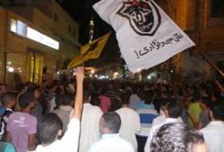 فراشات شبابية ليلية بطهطا تندد بجرائم عصابة العسكر