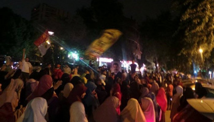 مسيرة نسائية ببلطيم تهتف بإسقاط الانقلاب وعودة الشرعية