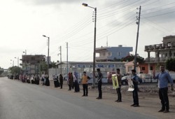 فيديو.. سلاسل بشرية بأجا تهتف بإسقاط حكم القتلة