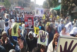 مسيرة طلابية ببني مزار تهتف بإسقاط الانقلاب