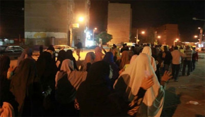 مسيرة ليلية تهتف بالقصاص للشهيد عبد الرحمن طه