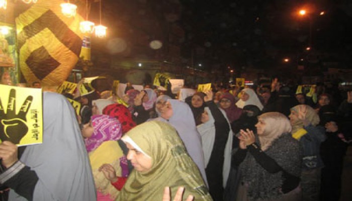 فيديو.. مسيرة ليلية بأبوزعبل تهتف بإعدام قائد الانقلاب