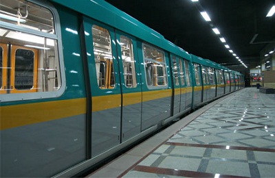 إغلاق محطة القبة واحتجاز المارة داخل مستشفي العباسية لتأمين موكب السفاح