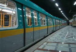 إغلاق محطة القبة واحتجاز المارة داخل مستشفي العباسية لتأمين موكب السفاح