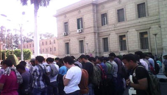 طلاب هندسة الزقازيق يصلون الغائب على شهداء الدفاع الجوي