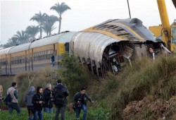 كوارث الانقلاب.. عشرات الإصابات في انقلاب قطار ببني مزار