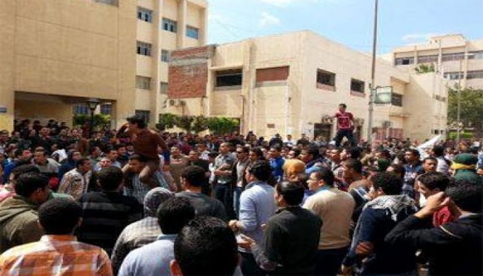 مظاهرة لطلاب جامعة الزقازيق تهتف بإسقاط حكم العسكر