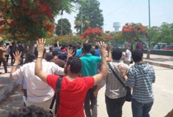 وقفة طلابية بقرية ميت عوام تهتف بالحرية للمعتقلين