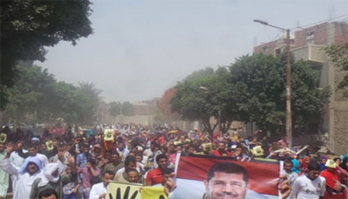 تفاعل شعبي مع مسيرة بالمنيا في جمعة "رفض تفويض القتل"