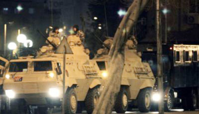 الانقلاب يقتحم قرية "أويش الحجر" لمنع تظاهرات الثوار