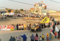 مباشر.. سلاسل بشرية بأبو حماد تهتف بإسقاط الانقلاب