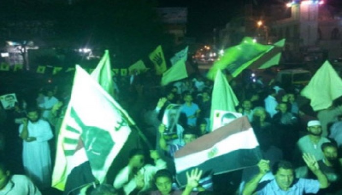 مسيرة ليلية لثوار بركة السبع تهتف بإسقاط الانقلاب