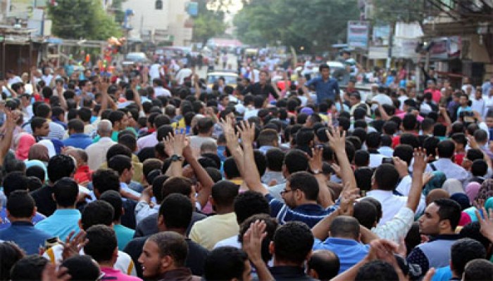 ثوار الرمل يهتفون "قولوا لكل المعتقلين.. احنا لسه مكملين"