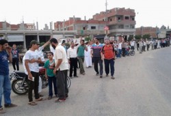 فيديو.. سلاسل بشرية لثوار الإبرهيمية تهتف بالقصاص للشهداء