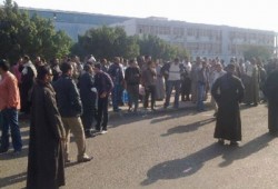 وقفة لموظفي الصحة بالجيزة تندد بتجاهل الانقلاب لمطالبهم