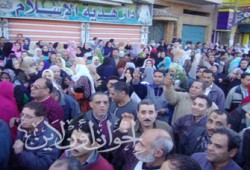 الآلاف من عمال غزل المحلة يهددون بالتصعيد لفصل قياديين