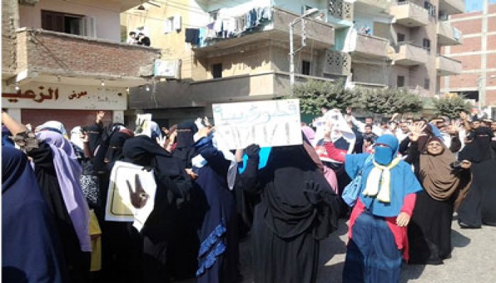 نساء طنطا ينتفضن ضمن فعاليات "مصر بتتكلم ثورة"