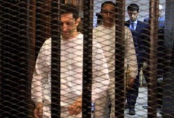 تعليق "نيويورك تايمز" على إطلاق سراح نجلي المخلوع