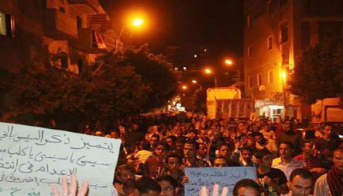 مسيرة حاشده لأهالي بني سويف تهتف بالقصاص للشهداء