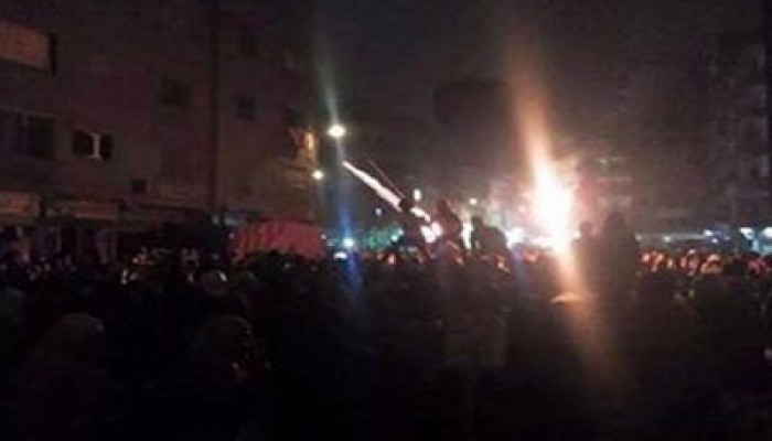 فيديو.. مسيرة شبابية أمام دار المدرعات تهتف بسقوط حكم العسكر