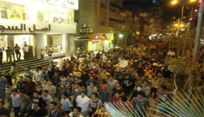 فيديو.. مسيرة ليلية لثوار الزقازيق استعدادًا لموجة 25 يناير