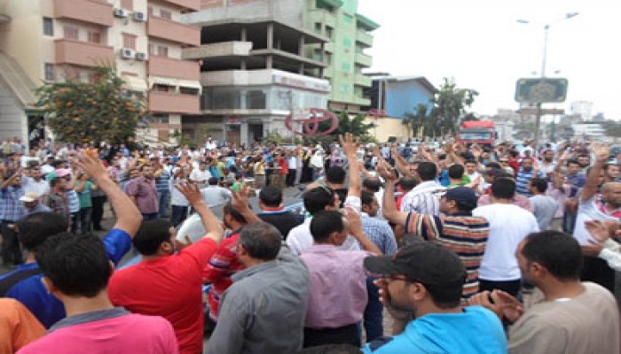 ثوار كفر البطيخ يواصلون حراكهم الثوري بمسيرة مسائية