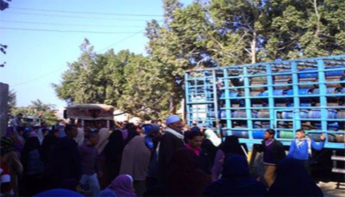 إصابة 5 بسيدي سالم بسبب التدافع للحصول على أسطوانات البوتاجاز