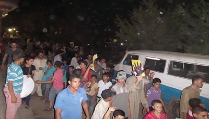 مسيرة ثوار "الصف" تهتف بسقوط الانقلاب والقصاص للشهداء