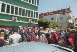 سرس الليان تهتف: "ياللي السيسي غمى عنيك بكره الدور هيجي عليك"