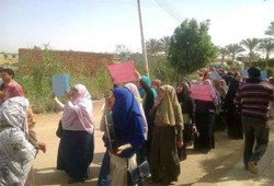 مظاهرة لحرائر الزقازيق تهتف: "ثوار أحرار هنكمل المشوار"