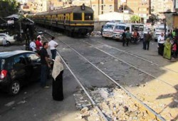 غضب أهالي مركز دمنهور لتقاعس الانقلاب عن صيانة المزلقانات