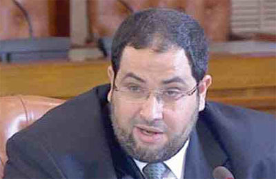 تعليق "نيويورك تايمز" على إطلاق سراح القزاز واعتقال الآلاف