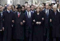 الطبطبائي يهاجم طغاة العرب المشاركين في مسيرة باريس