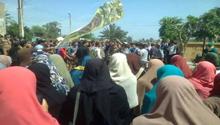 وقفة لطالبات أزهر الأقصر تندد بفصل واعتقال الطالبات