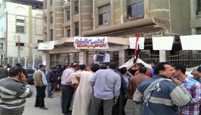 إضراب عمال مياه الشرب ببورسعيد للمطالبة بمستحقاتهم