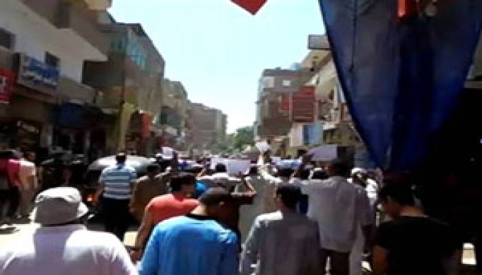 الحوامدية تهتف: "رغم الساقعة ورغم البرد.. مش هنسيب ثورتنا لحد"