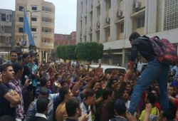 مظاهرة لطلاب أزهر طنطا تهتف بالحرية لزملائهم المعتقلين