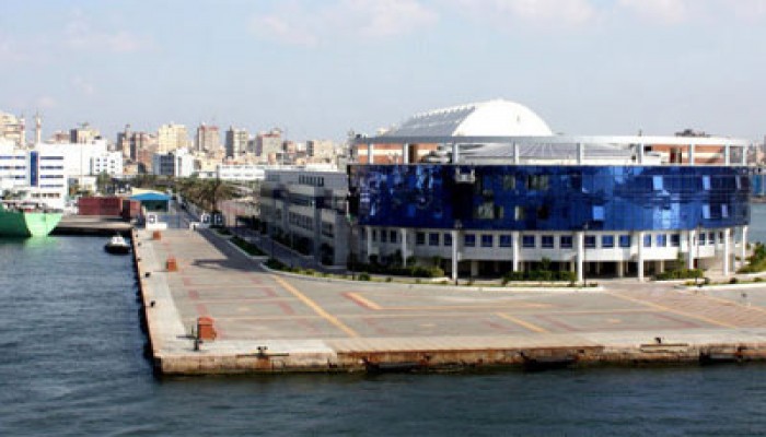 عاصفة ثلجية ورعدية تغلق مينائي الدخيلة والإسكندرية