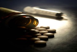 غضب ببلقاس لتواطؤ الانقلاب مع تجار المخدرات لبيعها علنًا