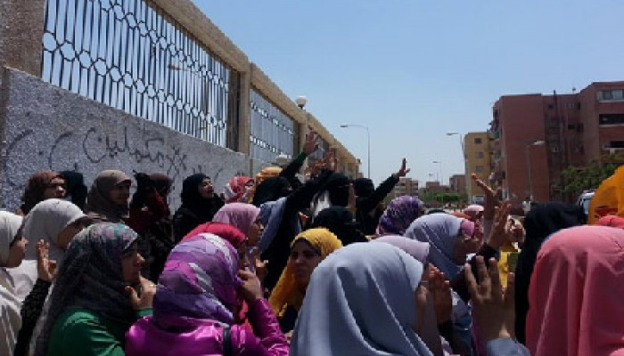 فيديو.. وقفة حاشدة لطالبات "السادات" تهتف بالقصاص للشهداء
