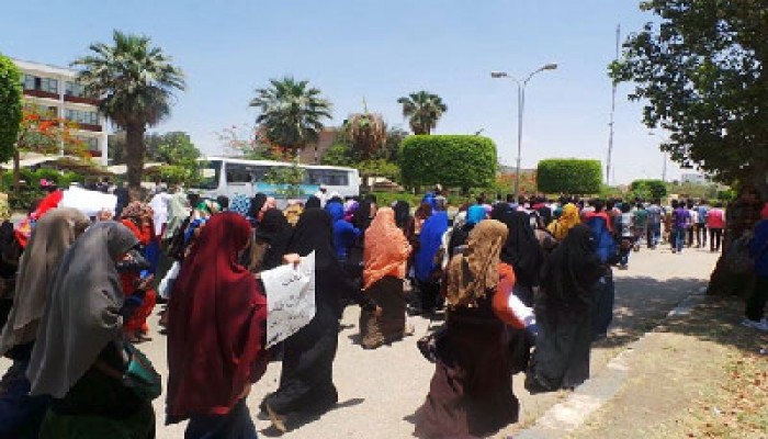 مسيرة حاشدة بقرية الشراينة بالمنيا تهتف بإسقاط الانقلاب