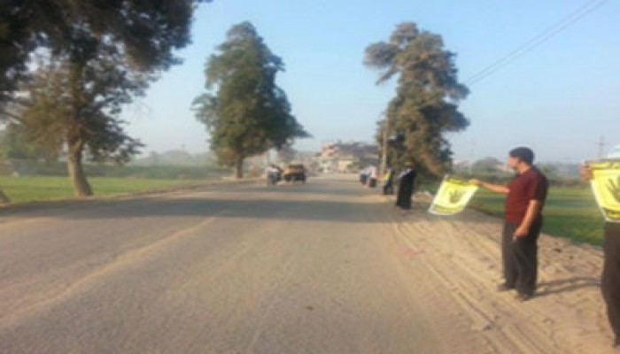 سلسلة بشرية بقرية دميرة في أسبوع "معًا للتحرير والتطهير"