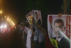 سلسلة بشرية لأحرار الزينية بالأقصر استعدادًا لانتفاضة يناير